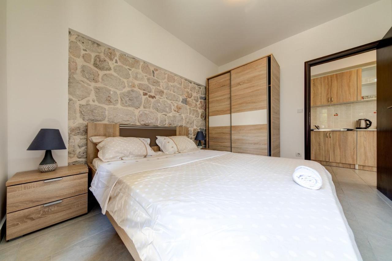 Happy Home Apartments Kotor Exterior foto